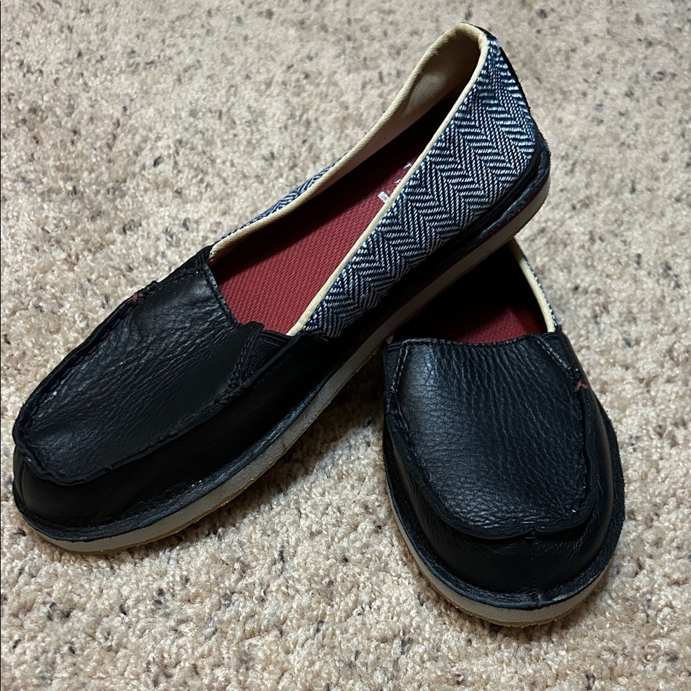 Black and Blue Women's Slip-On Shoes